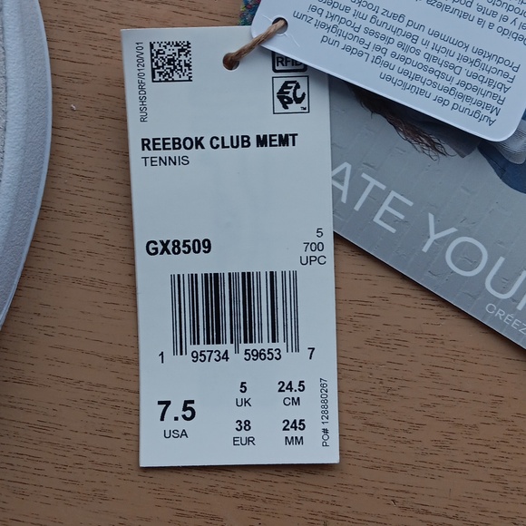 Womens Reebok Fancy White Sneakers - Picture 4 of 6